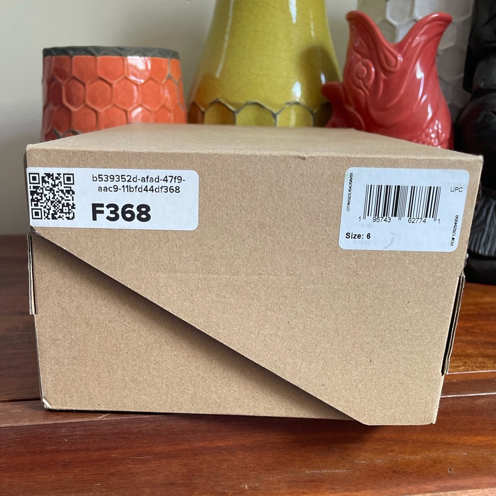 NIB Adidas Onyx (Black) Yeezy Foam Runners - Picture 6 of 7